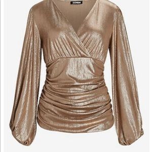 NWT! Express Ribbed Metals Ruched Sides Top Boise Gold (size Small)